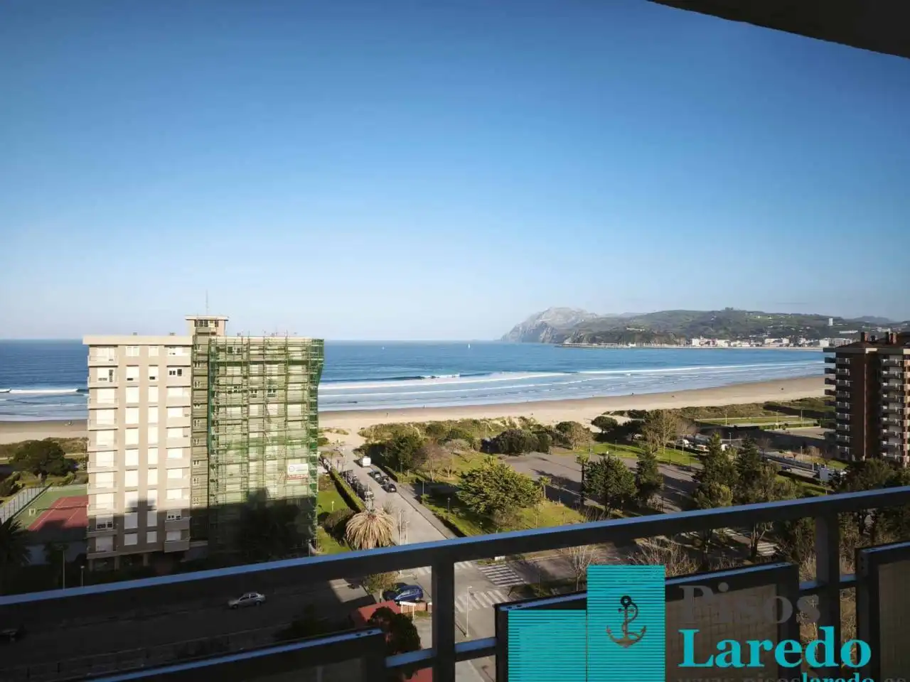 Habitación de Piso en venta en Laredo con Calefacción y Balcón