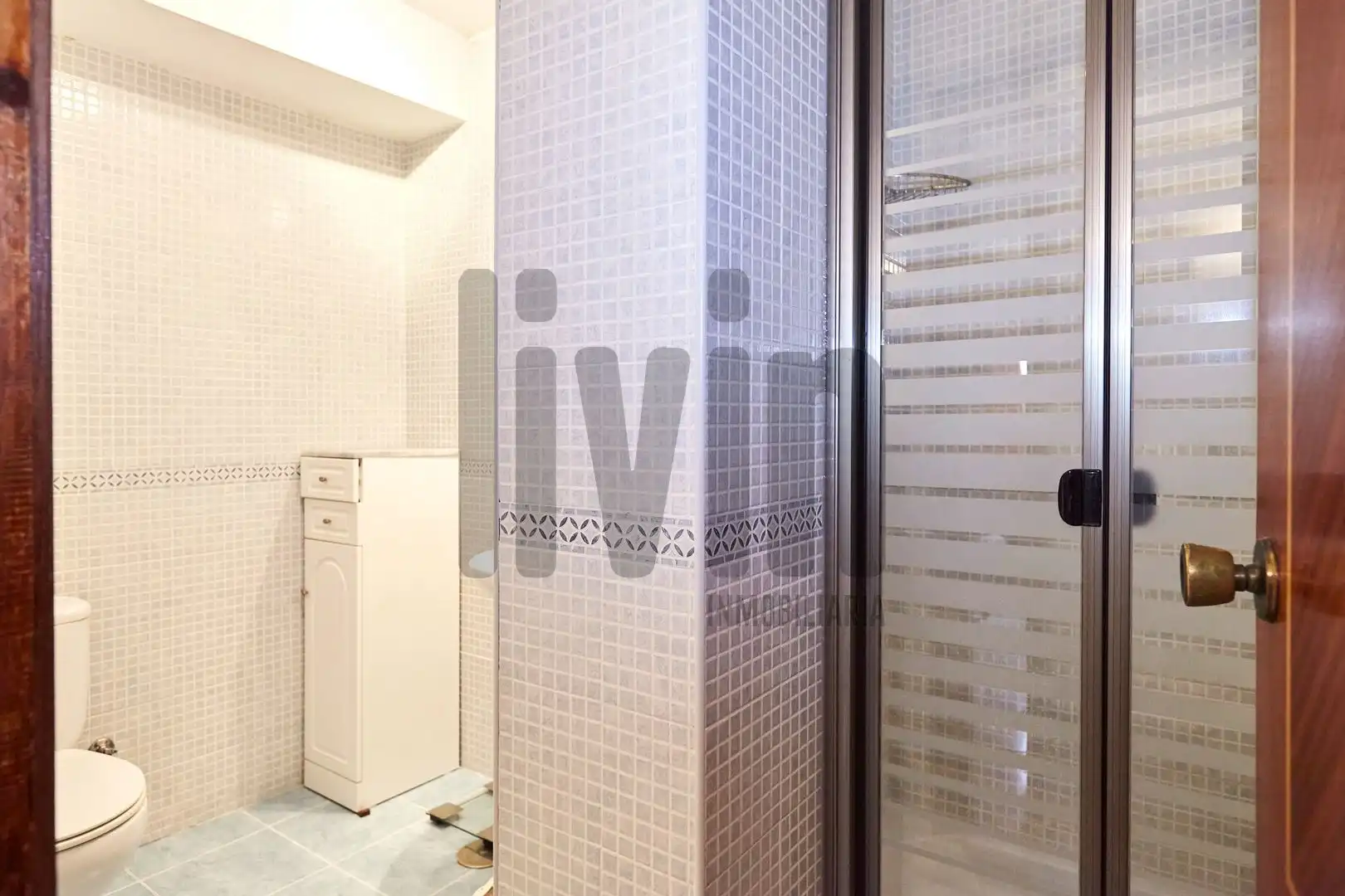Baño de Piso en venta en Jaén con Aire acondicionado, Calefacción y Terraza