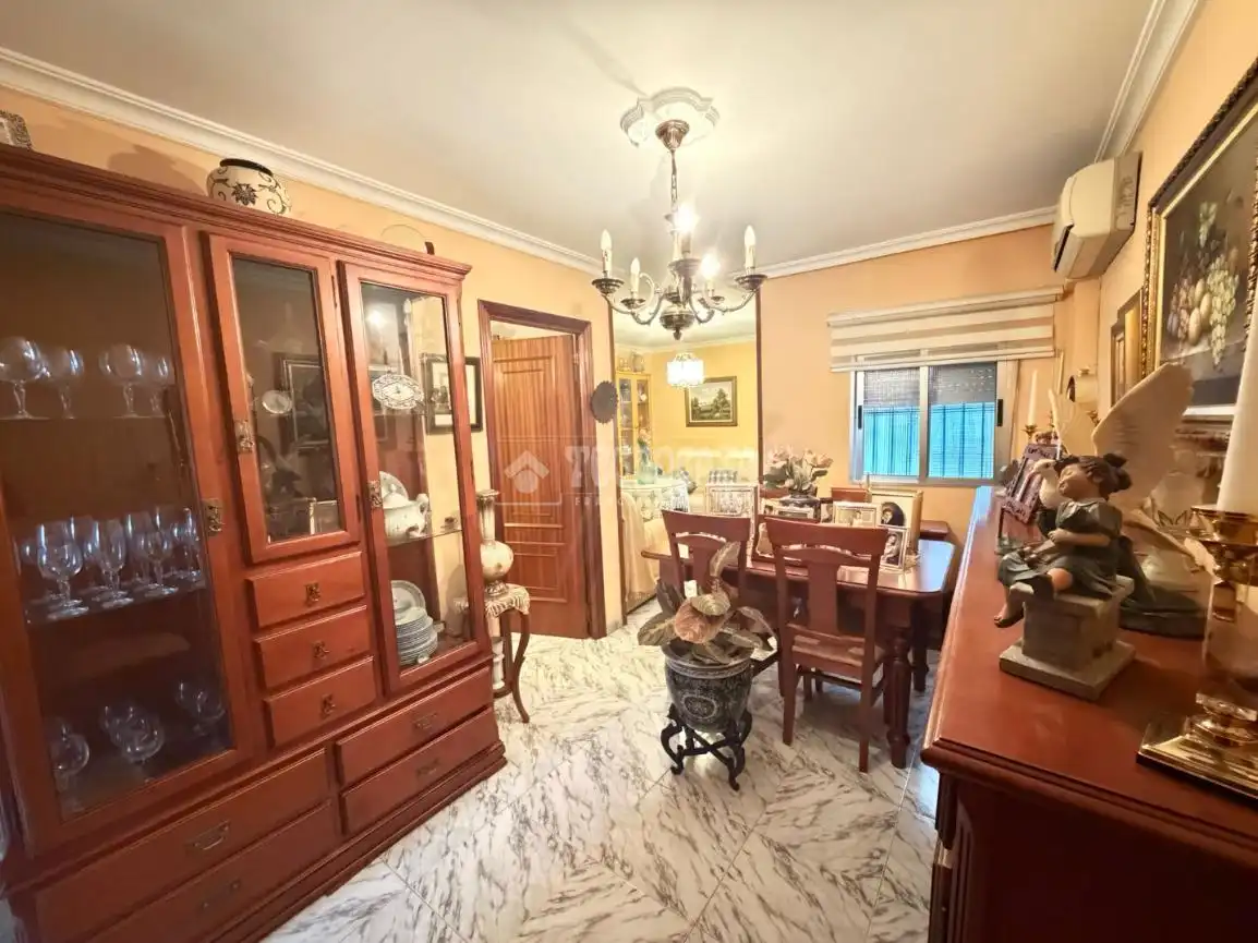 Dining room of Flat for sale in Sevilla  with Air Conditioner
