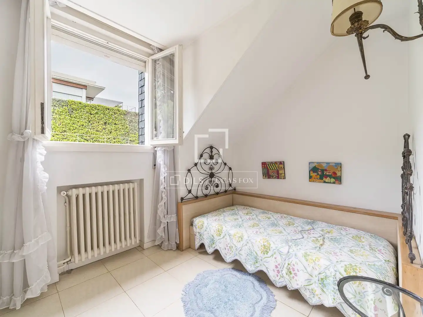 Habitación de Casa o chalet en venta en Barcelona con Calefacción, Jardín privado y Trastero