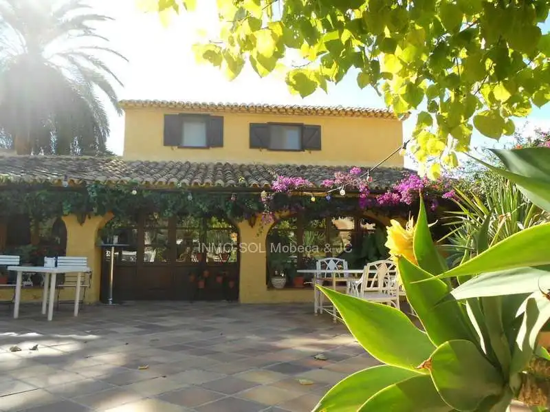 Country house zum Verkauf in Calpe / Calp mit Privatgarten, Terrasse und Abstellraum