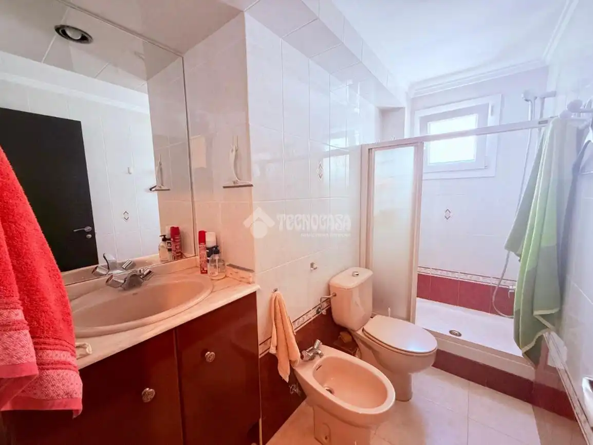 Badezimmer von Wohnung zum Verkauf in Mislata mit Klimaanlage und Balkon