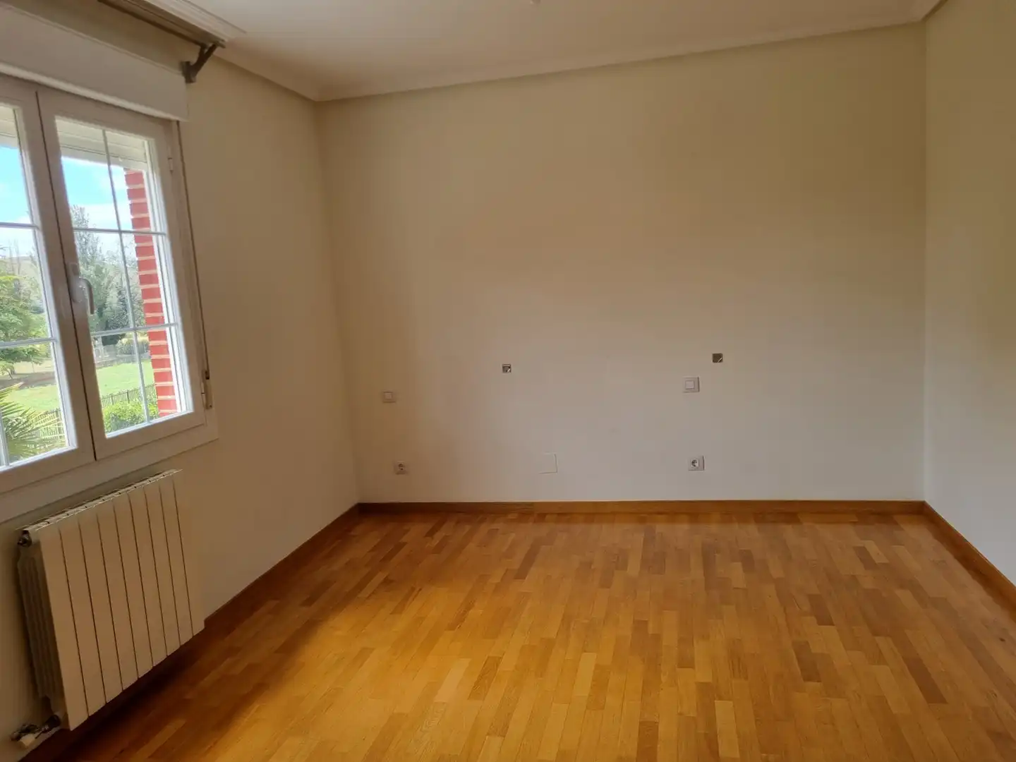 Habitación de Casa adosada en venta en Uruñuela con Calefacción, Jardín privado y Parquet