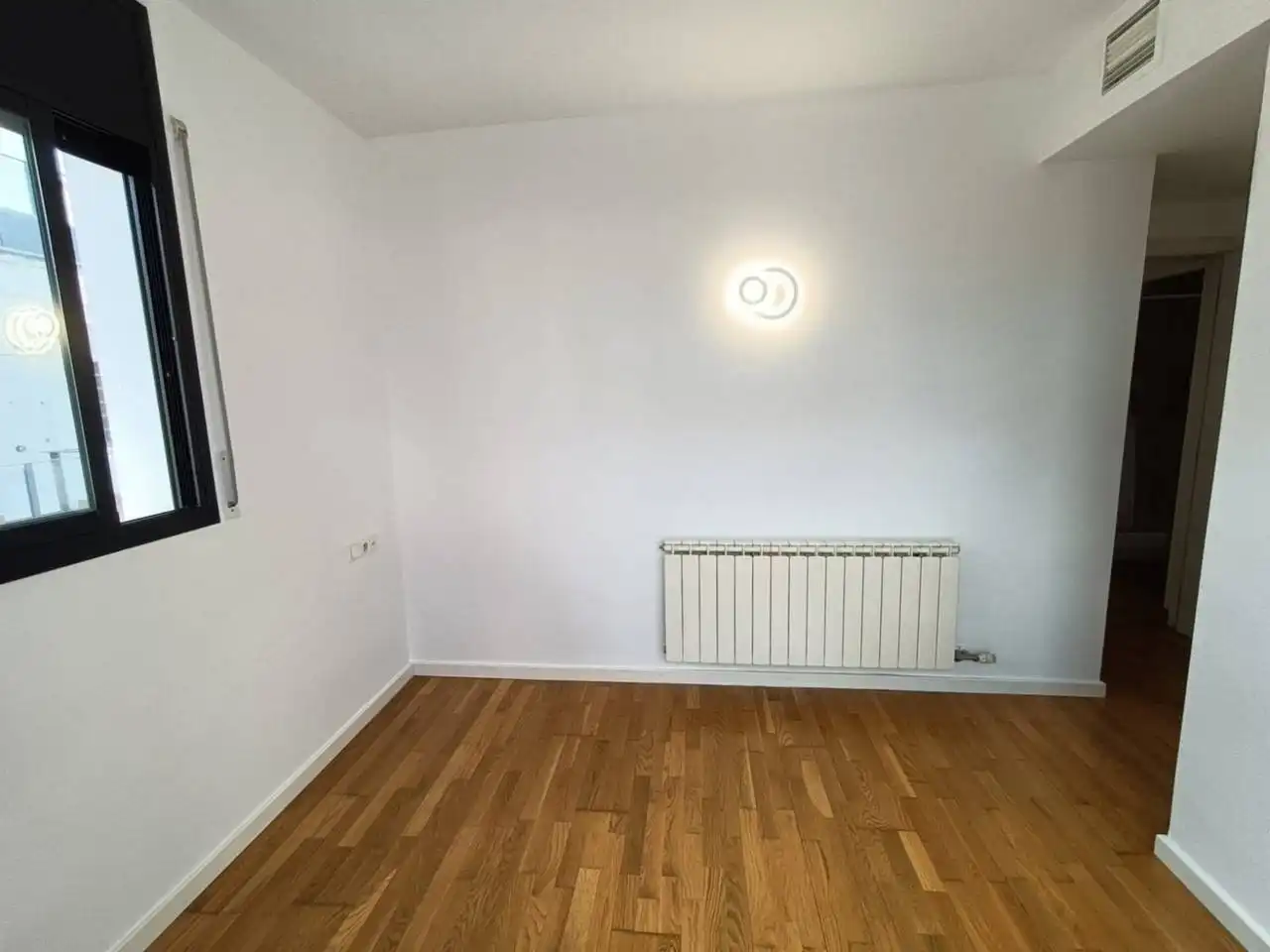 Dormitori de Àtic en venda en Girona amb Aire condicionat, Calefacció i Parquet