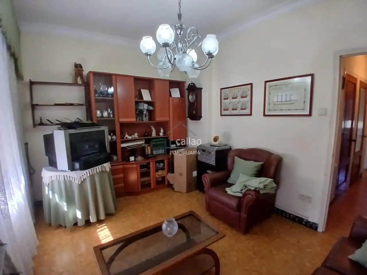 Sala d'estar de Casa o xalet en venda en Ferrol amb Calefacció, Jardí privat i Traster