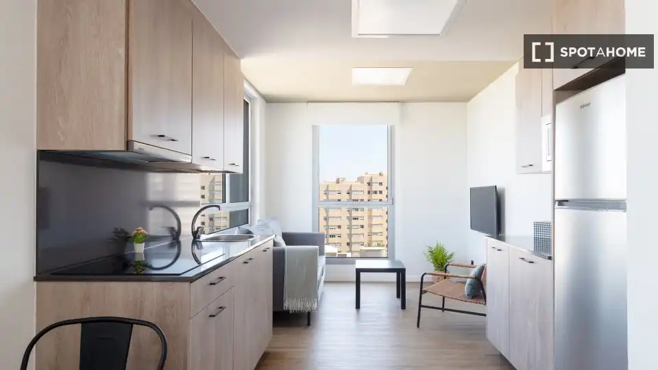 Room in Port Forum