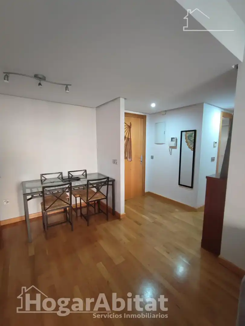 Comedor de Piso en venta en Murcia con Parquet y Balcón