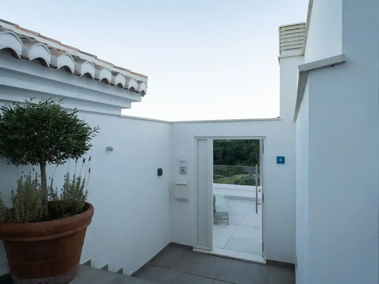 Terrassa de Casa adosada en venda en Almuñécar amb Aire condicionat, Piscina i Balcó