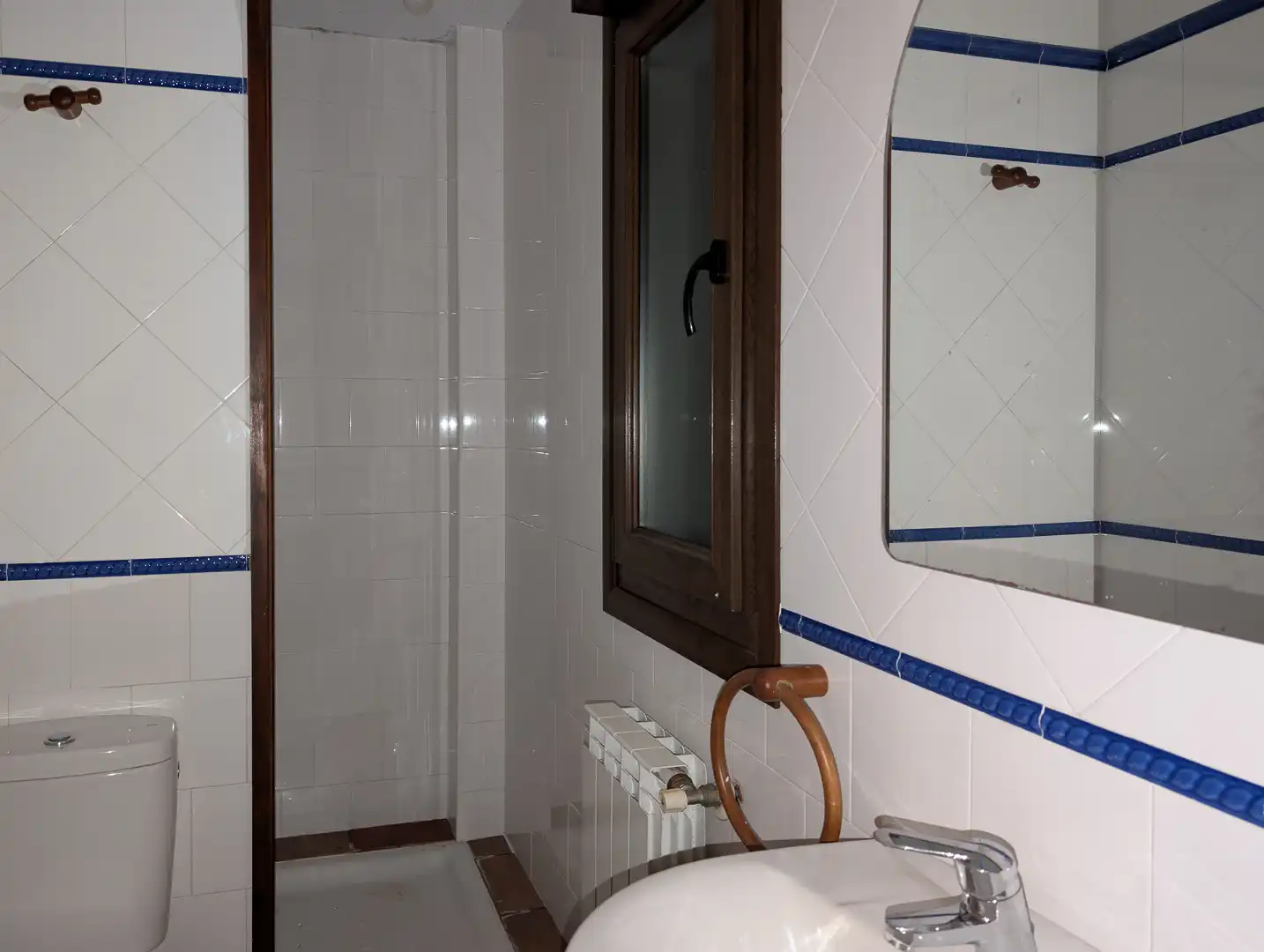 Bany de Casa o xalet en venda en Val de San Vicente  amb Calefacció, Terrassa i Traster