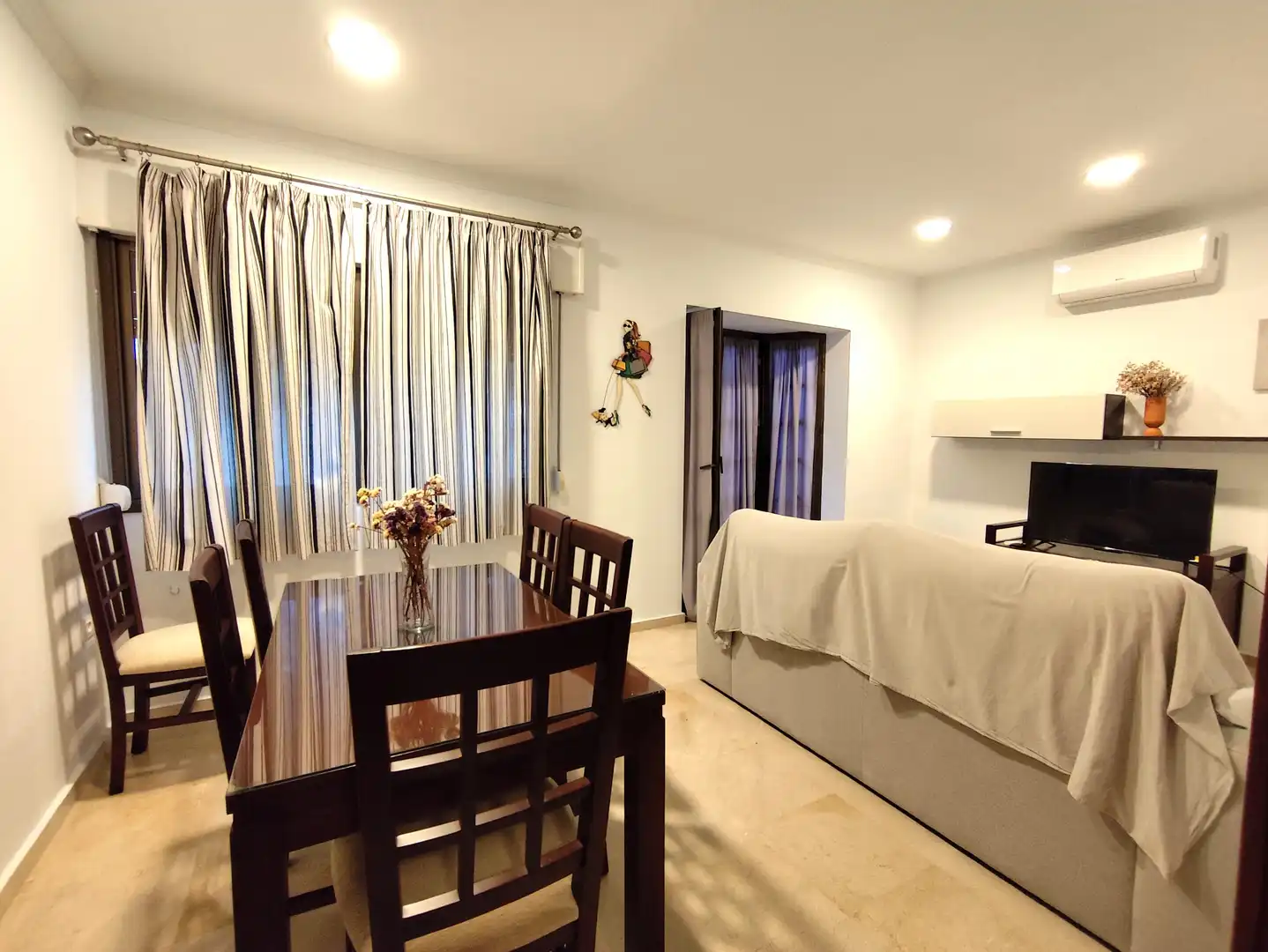 Dining room of Detached homes for rent in Sanlúcar de Barrameda  with Air Conditioner, Heating and Terrace