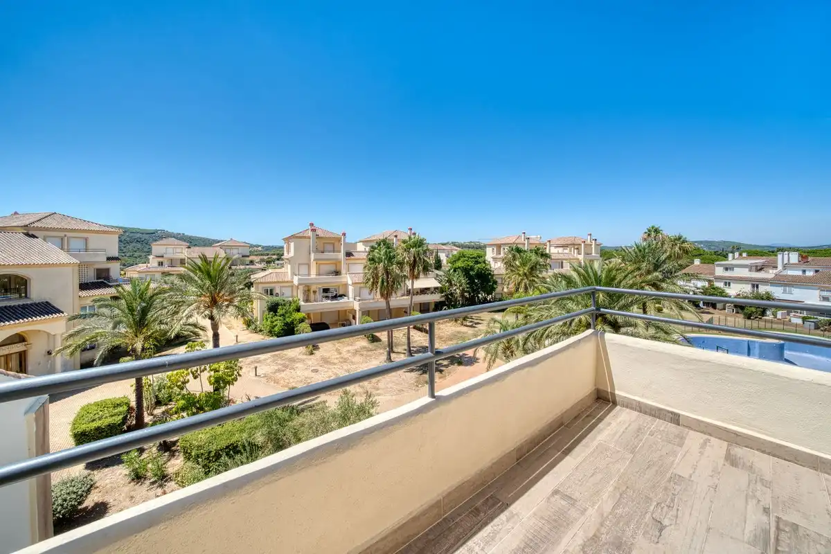 Terrassa de Dúplex en venda en Sotogrande amb Aire condicionat, Terrassa i Traster