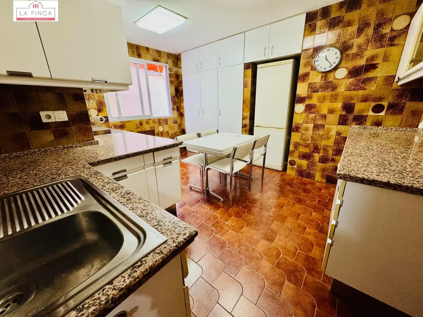 Kitchen of Flat for sale in Málaga  with Air Conditioner and Parquet flooring