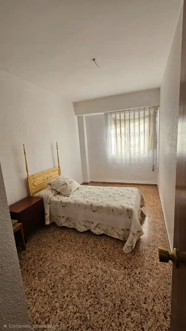 Bedroom of Flat for sale in Valencia  with Air Conditioner, Heating and Balcony