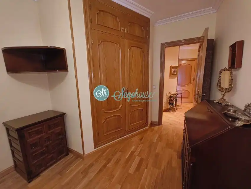 Schlafzimmer von Wohnung zur Miete in Segovia mit Heizung, Parkett und Möbliert