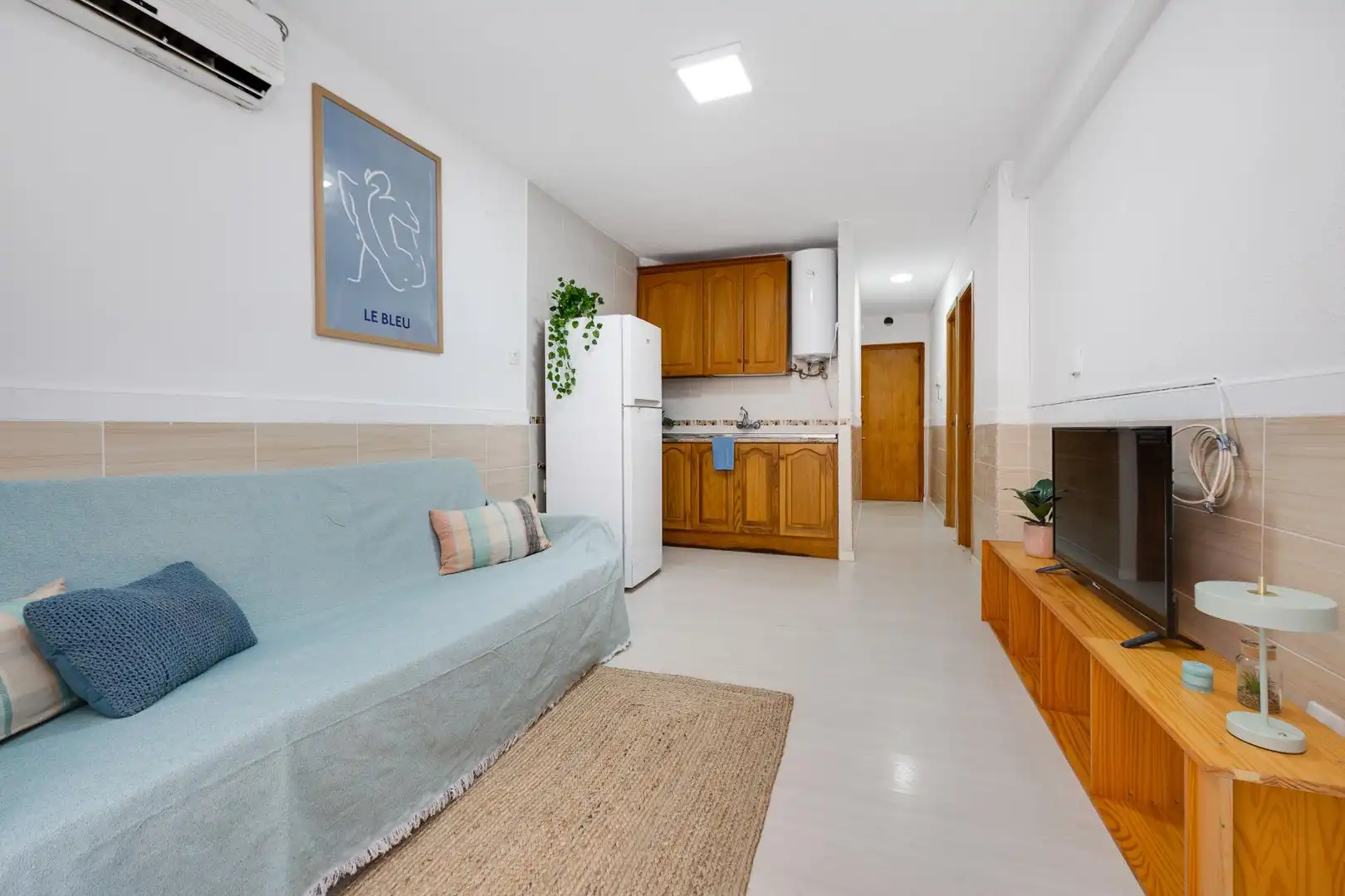 Sala d'estar de Apartament en venda en Torrevieja amb Aire condicionat, Terrassa i Moblat