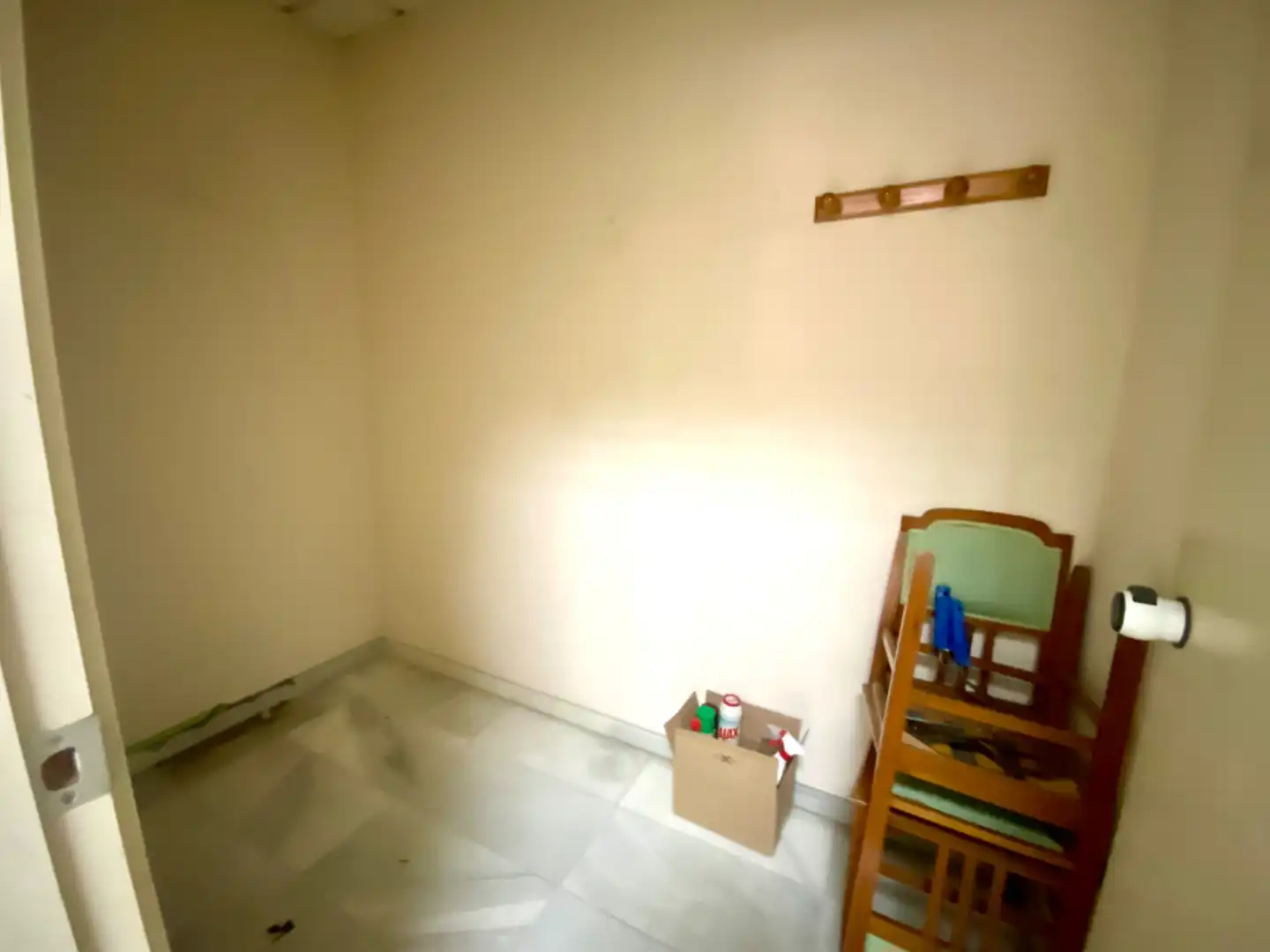 Habitación de Oficina en venta en Almería
