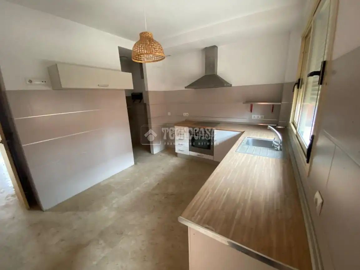 Cocina de Piso en venta en Sanlúcar la Mayor con Aire acondicionado y Amueblado