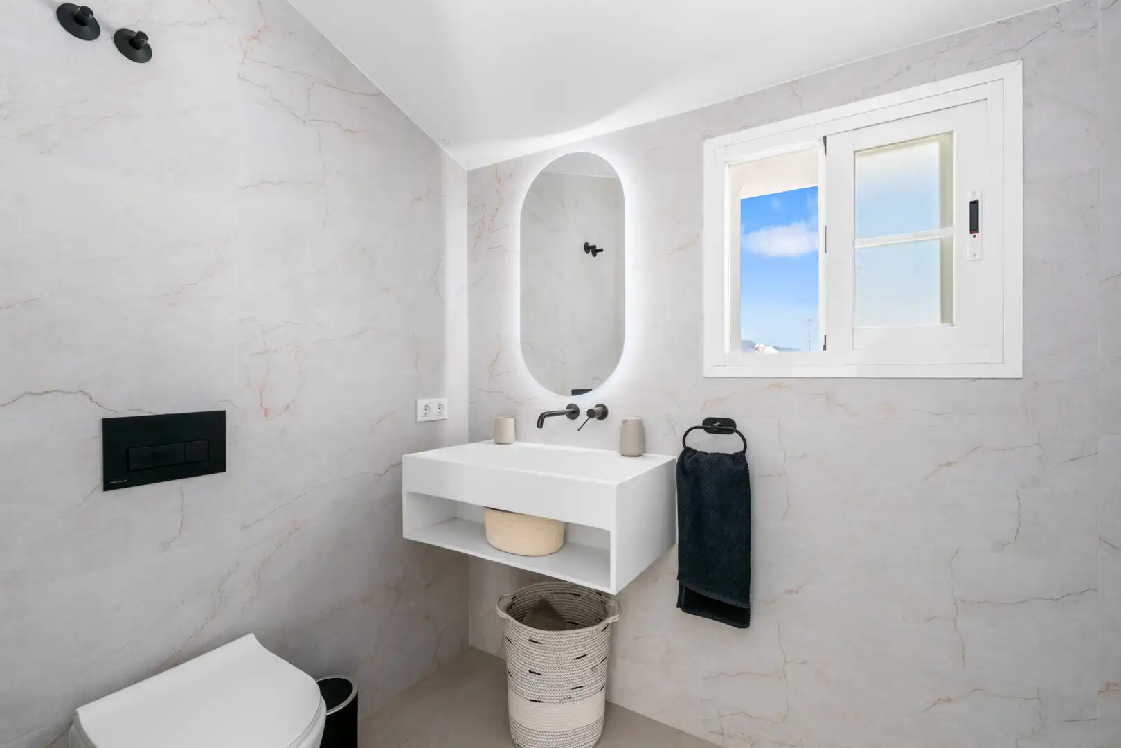 Baño de Casa o chalet en venta en Estepona con Aire acondicionado, Jardín privado y Terraza