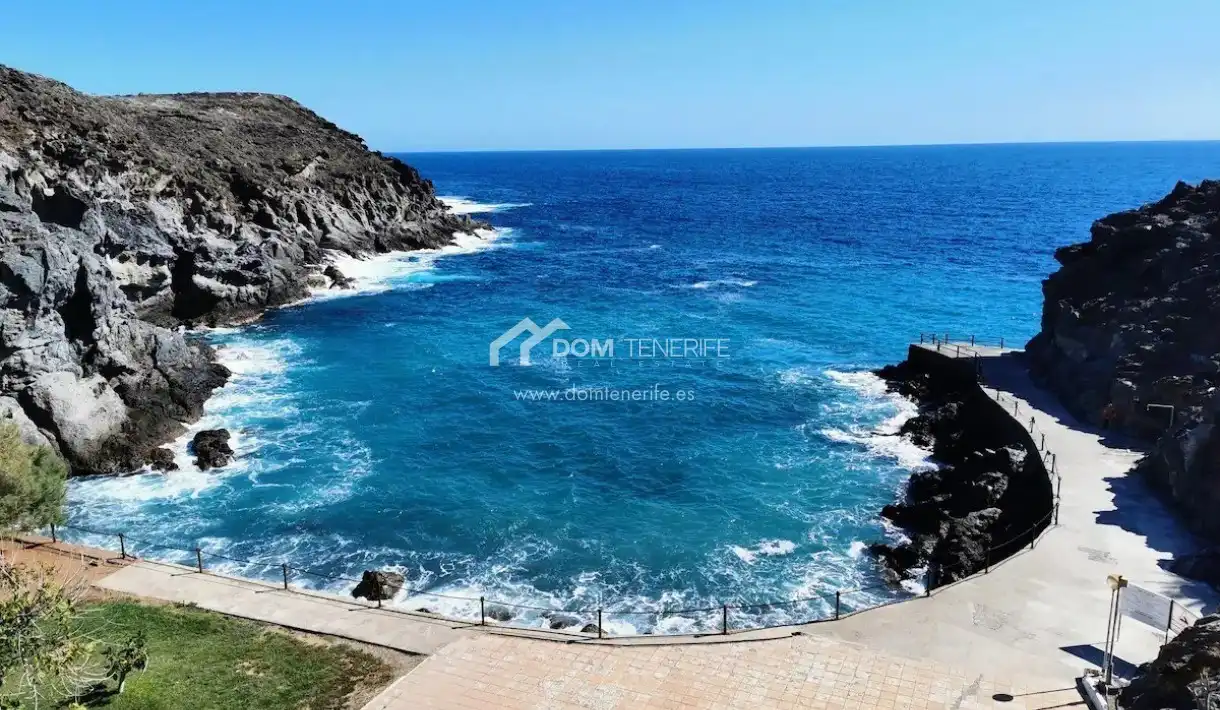 Vista exterior de Piso en venta en Adeje con Terraza, Piscina y Amueblado
