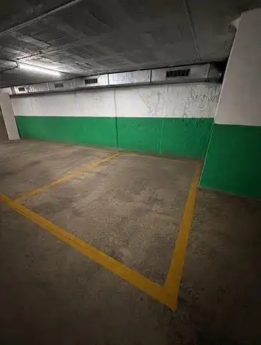 Parking de Piso de alquiler en Terrassa con Calefacción, Parquet y Balcón