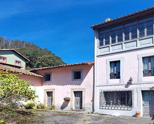 Exterior view of House or chalet for sale in Llanes