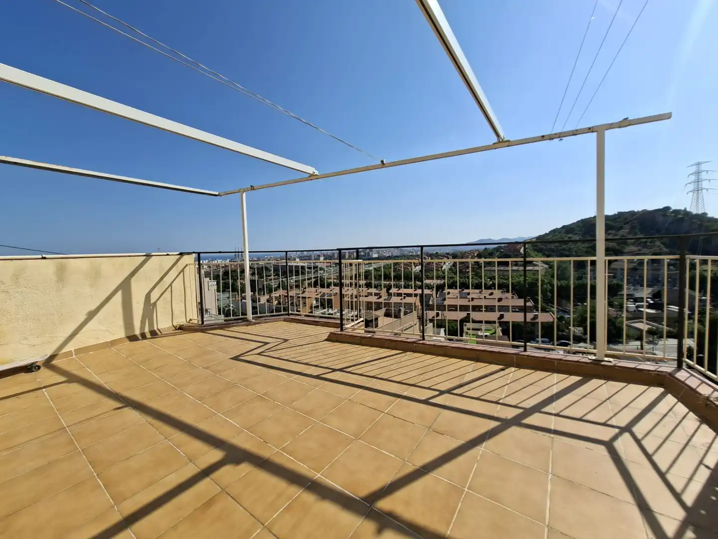 Terrasse von Dachboden zum Verkauf in Badalona mit Klimaanlage, Heizung und Terrasse