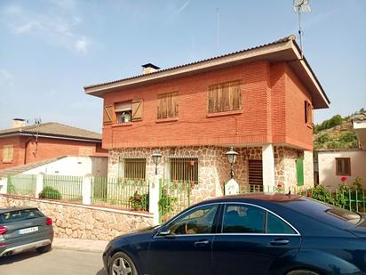 Vista exterior de Casa o xalet en venda en Elche de la Sierra amb Calefacció, Jardí privat i Traster