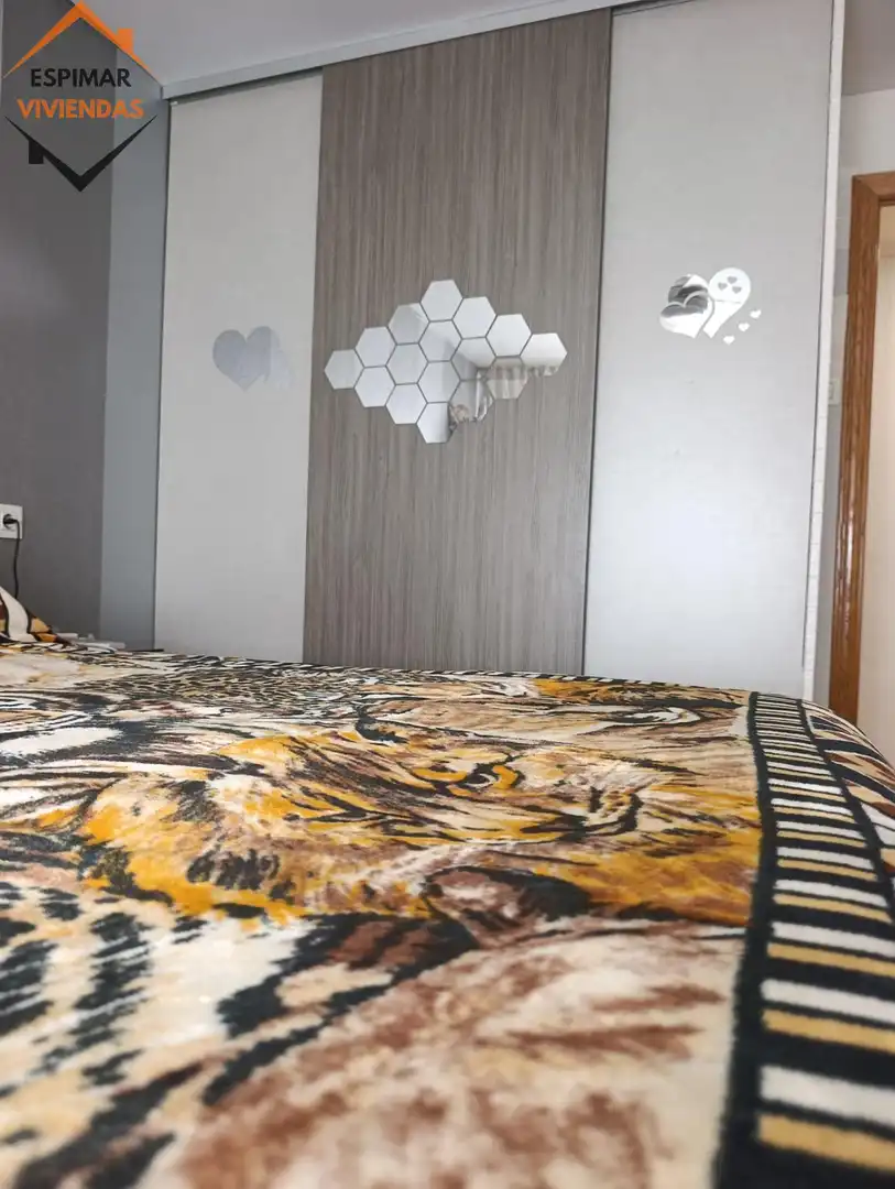 Bedroom of Flat for sale in Zaragoza  with Furnished and Balcony