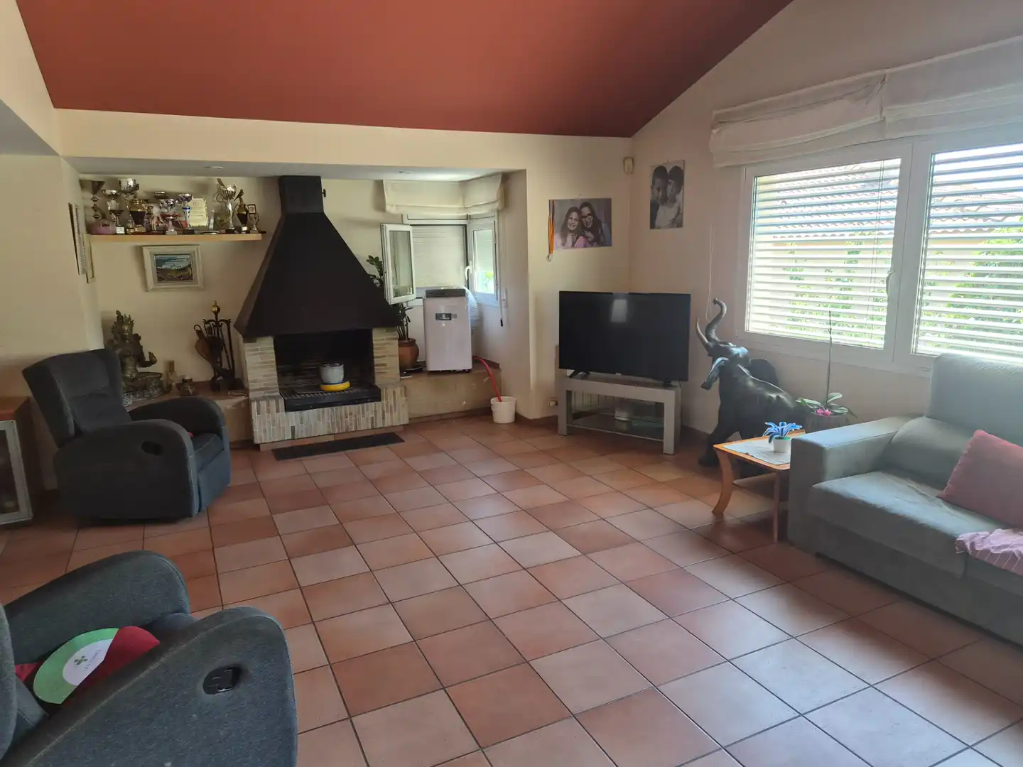 Sala d'estar de Casa o xalet en venda en Rubí amb Aire condicionat, Calefacció i Jardí privat