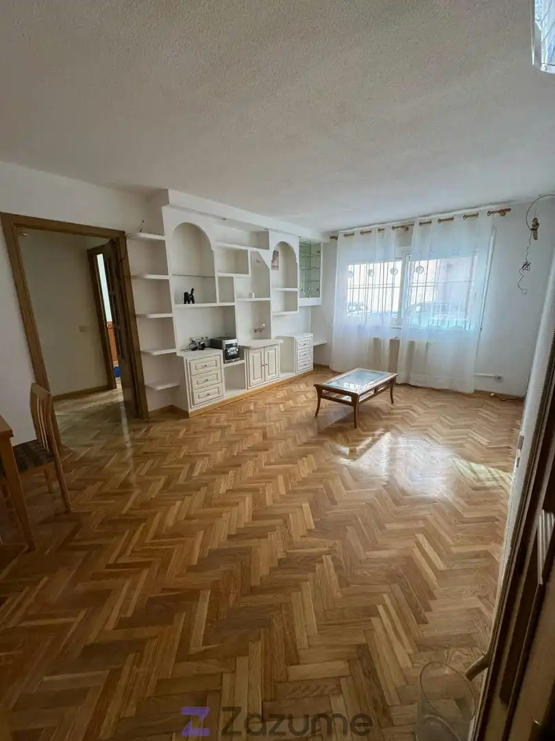 Living room of Flat for rent in  Madrid Capital  with Air Conditioner, Heating and Private garden