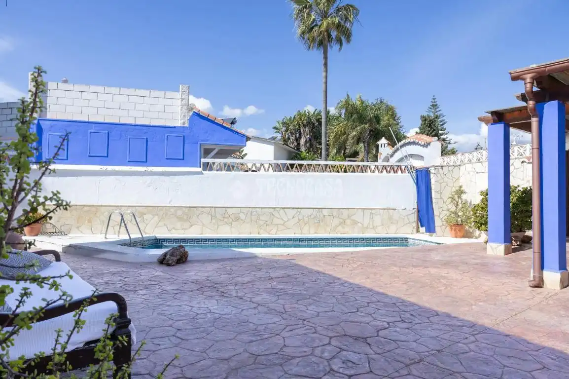 Casa amb piscina en venda a Río Real - Los Monteros, imagen 3