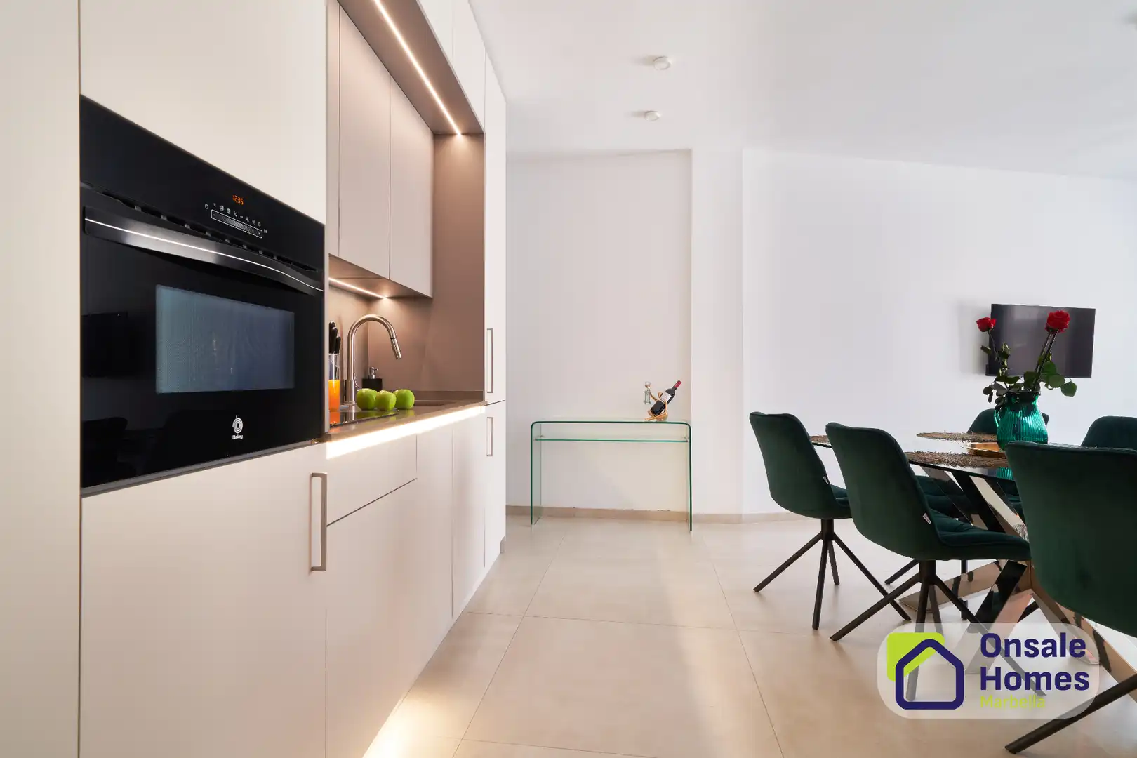 Cocina de Piso en venta en Marbella con Aire acondicionado, Terraza y Balcón