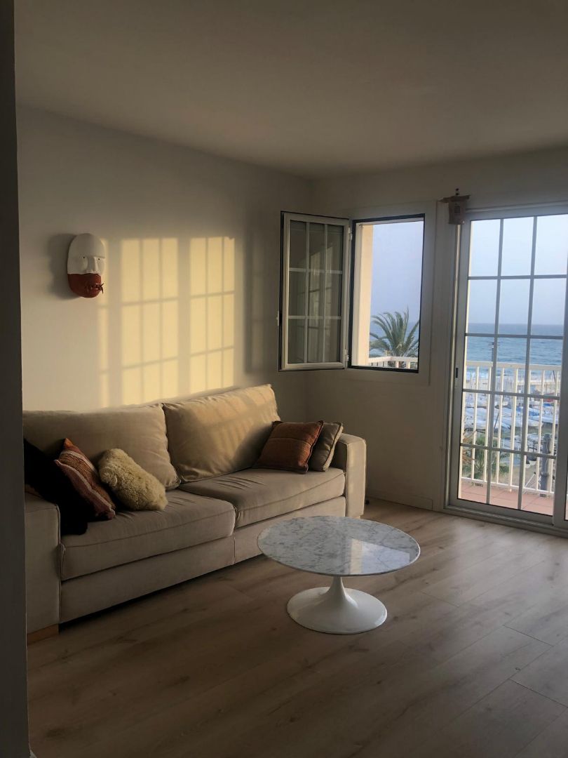 Living room of Apartment to rent in Sitges  with Air Conditioner, Parquet flooring and Furnished