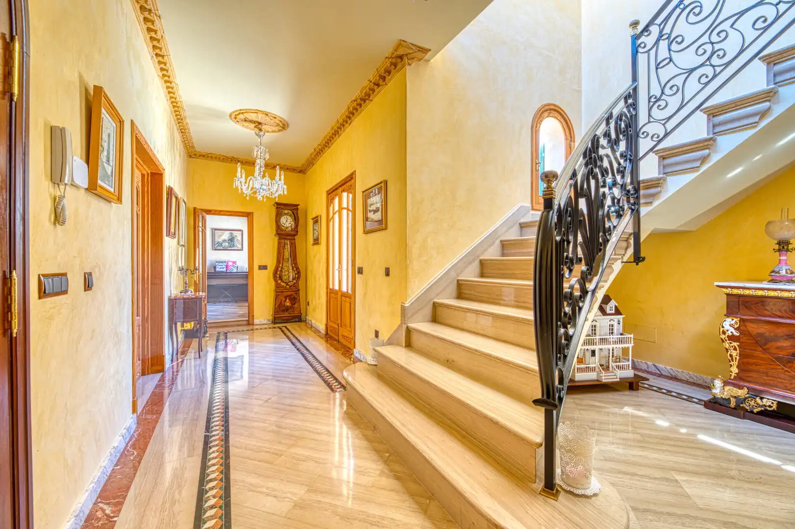 Houses for sale in Calvià  with Private garden