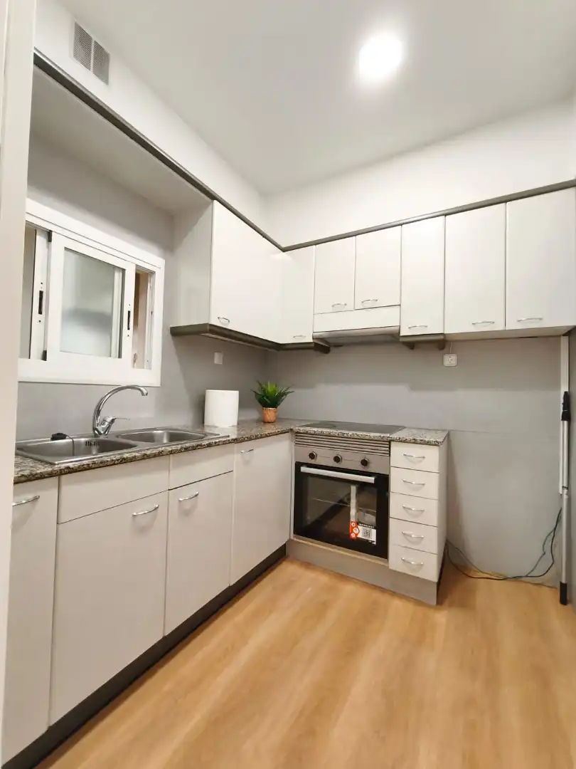 Cocina de Piso en venta en Barcelona con Parquet, Terraza y Trastero