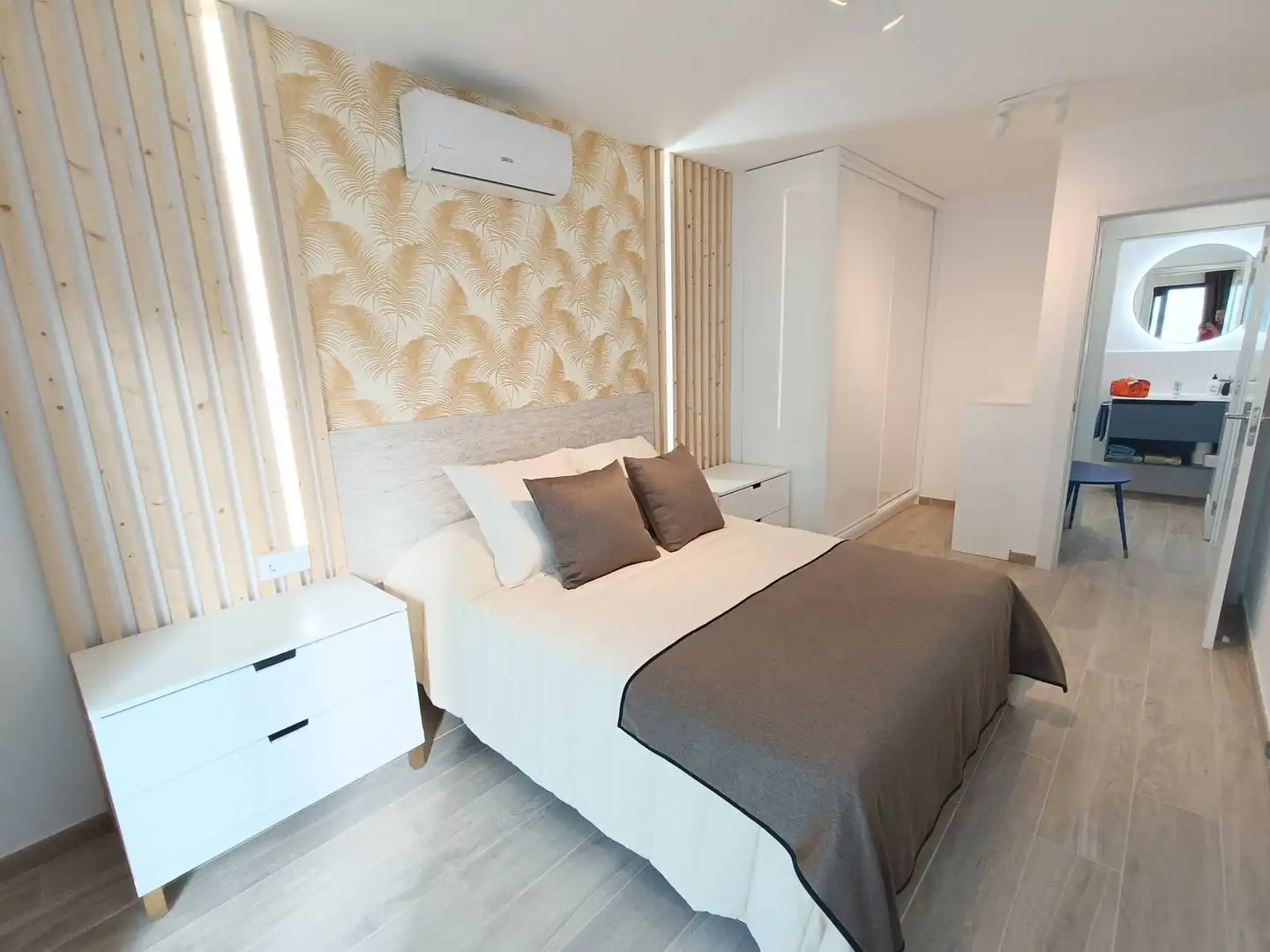 Dormitori de Apartament de lloguer en Mogán amb Aire condicionat, Terrassa i Moblat