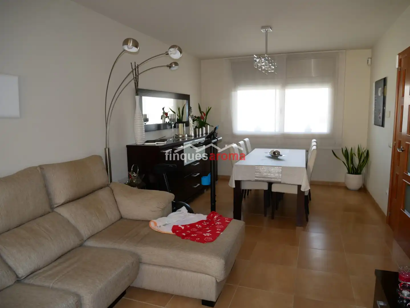 Sala de estar de Casa adosada en venta en Valls con Aire acondicionado, Calefacción y Jardín privado