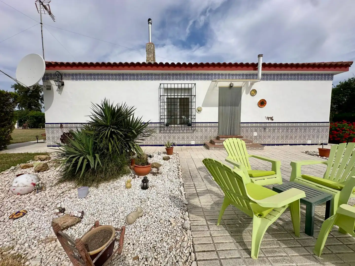 Exterior view of Houses for sale in Paradas