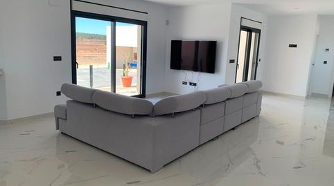VILLAS DE OBRA NUEVA EN PINOSOPuede elegir villas con toques tradicionales espantildeoles o acabados super modernos, luminosos y l, imatge 3