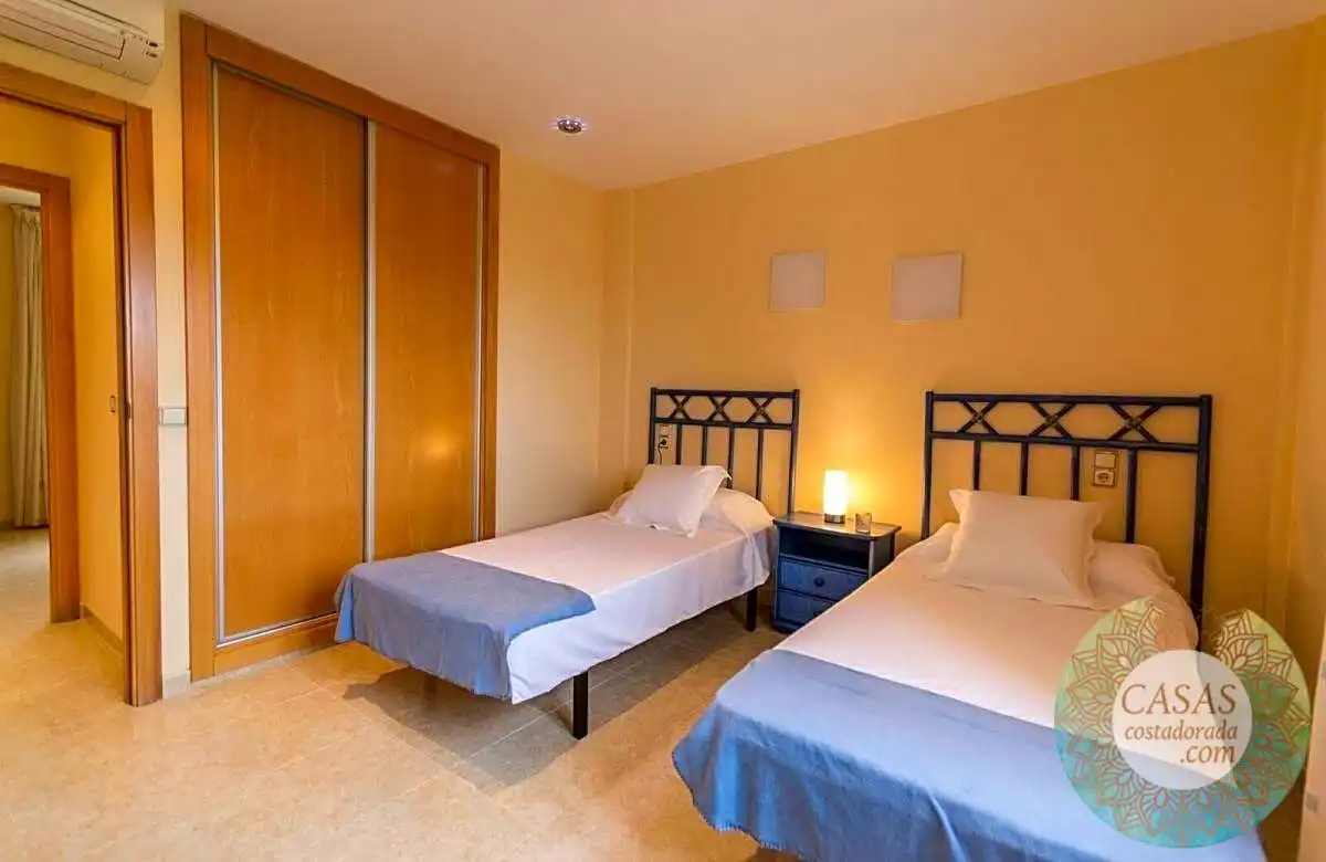 Dormitori de Casa o xalet en venda en L'Ampolla amb Jardí privat, Terrassa i Piscina