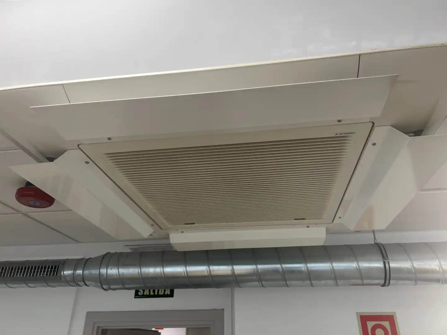 Balcony of Office for rent in Madrid  with Air Conditioner, Heating and Furnished