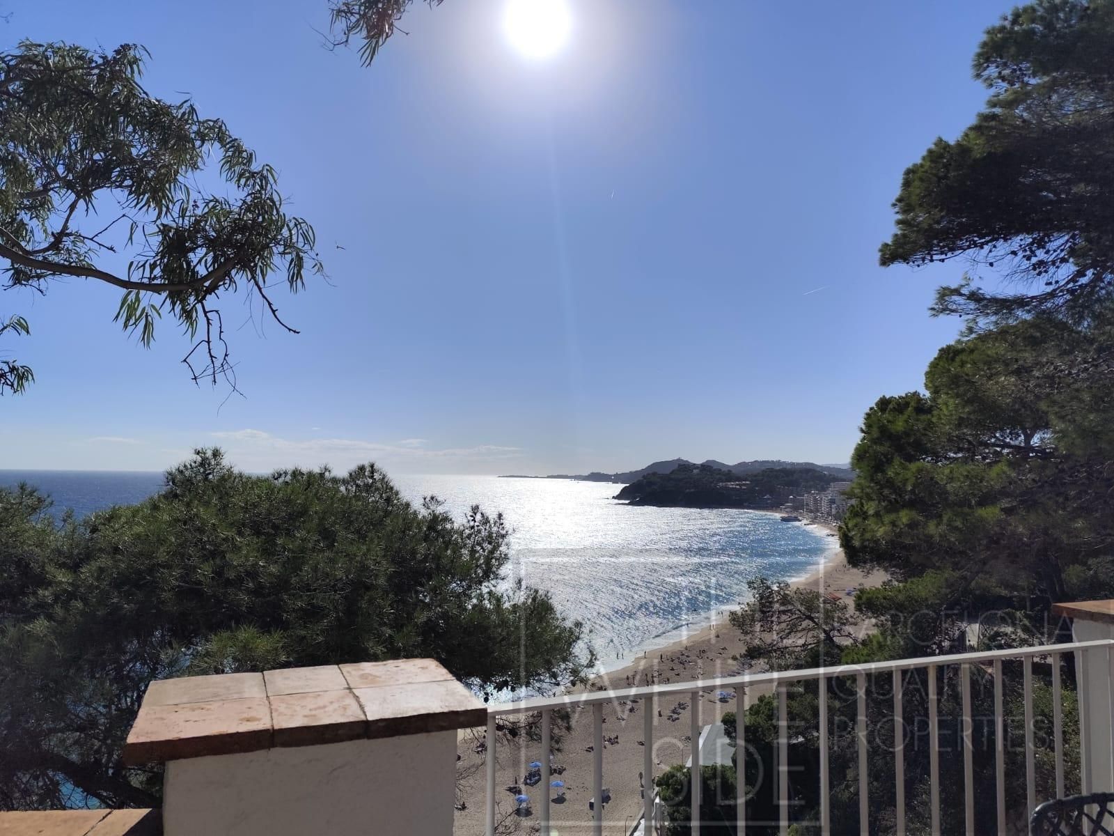 Vista exterior de Casa o xalet en venda en Lloret de Mar amb Jardí privat, Terrassa i Traster