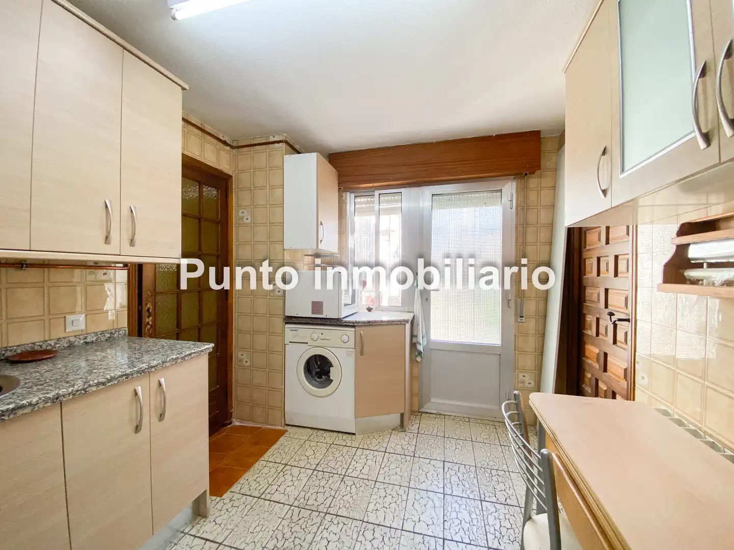 Cocina de Casa adosada en venta en Tudela de Duero con Calefacción, Jardín privado y Terraza