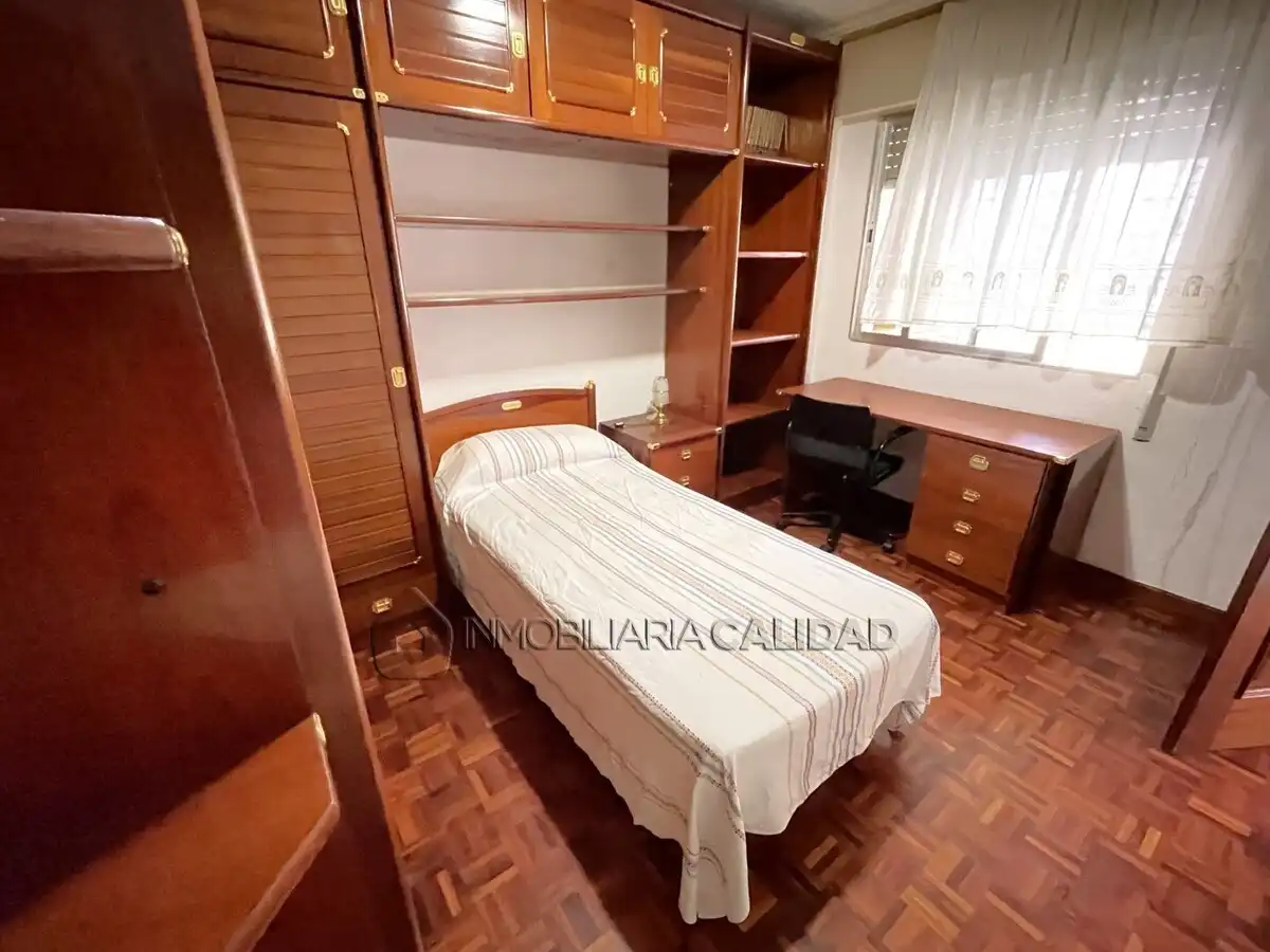 Bedroom of Flat for rent in Burgos  with Heating and Furnished