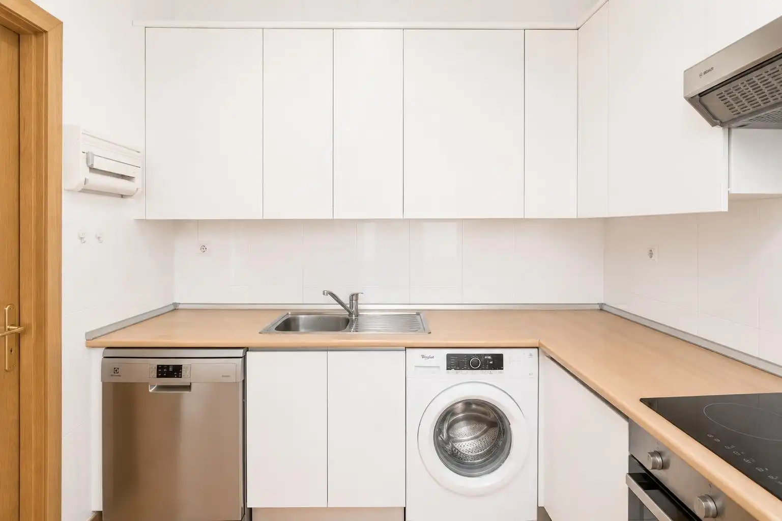 Kitchen of Flat for rent in Madrid  with Air Conditioner, Heating and Parquet flooring