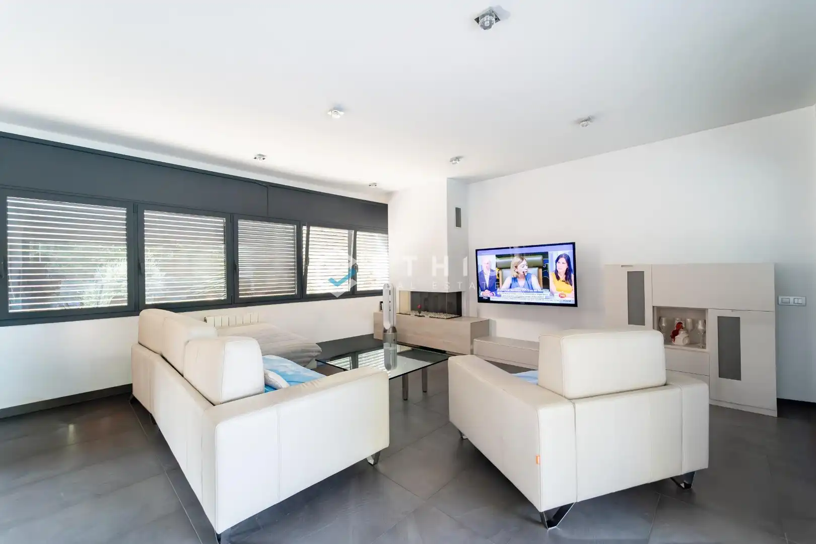 Sala d'estar de Casa o xalet en venda en Sant Cugat del Vallès amb Aire condicionat, Jardí privat i Terrassa