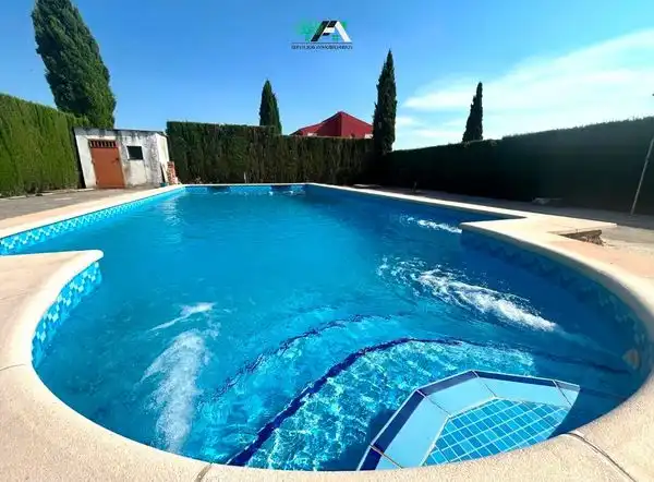 Xalet amb piscina en venda a Úbeda, imagen 2