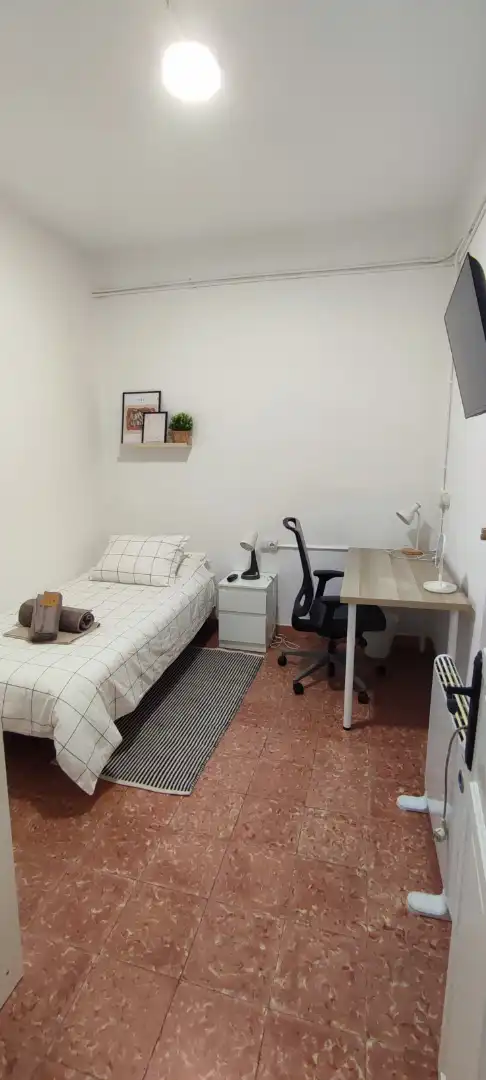 Bedroom of Flat for rent in Terrassa  with Air Conditioner, Heating and Furnished