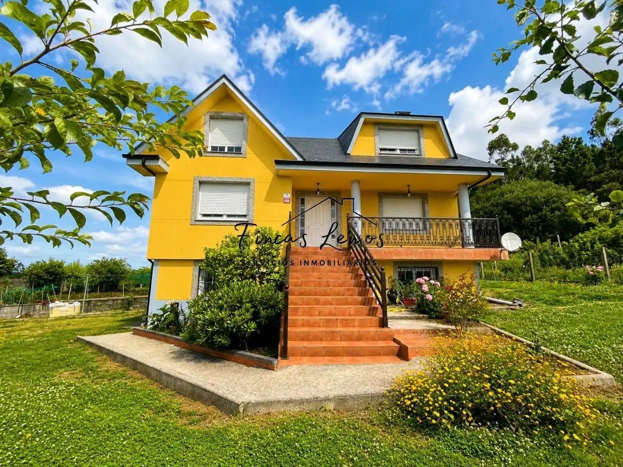 Casa con terrazza in vendita a Zas