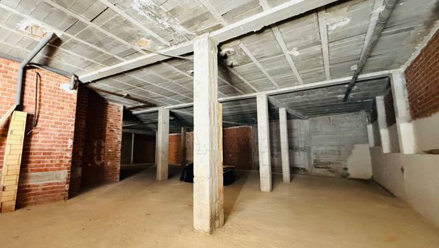 Local comercial en Alquiler en Montañar - El Arenal